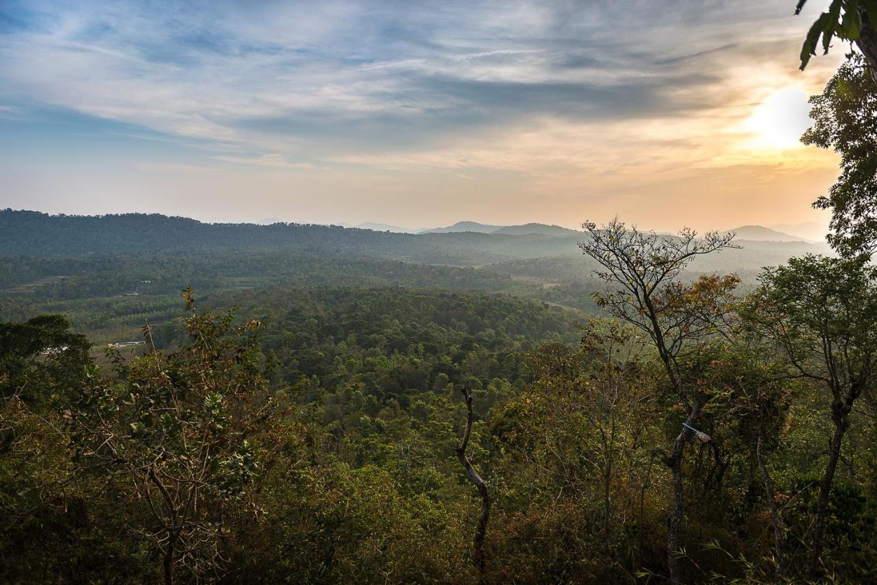 The Porcupine Castle Resort Madikeri Buitenkant foto