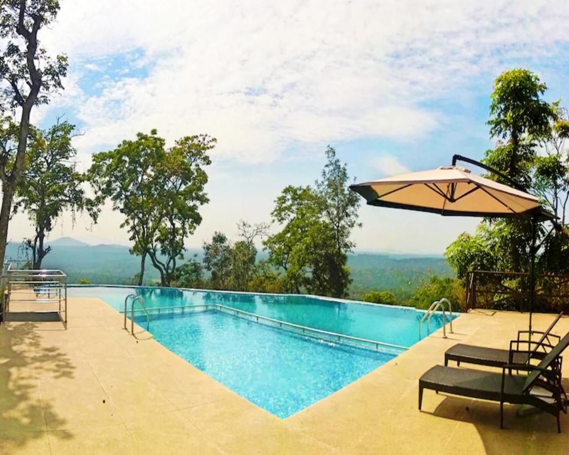 The Porcupine Castle Resort Madikeri Buitenkant foto