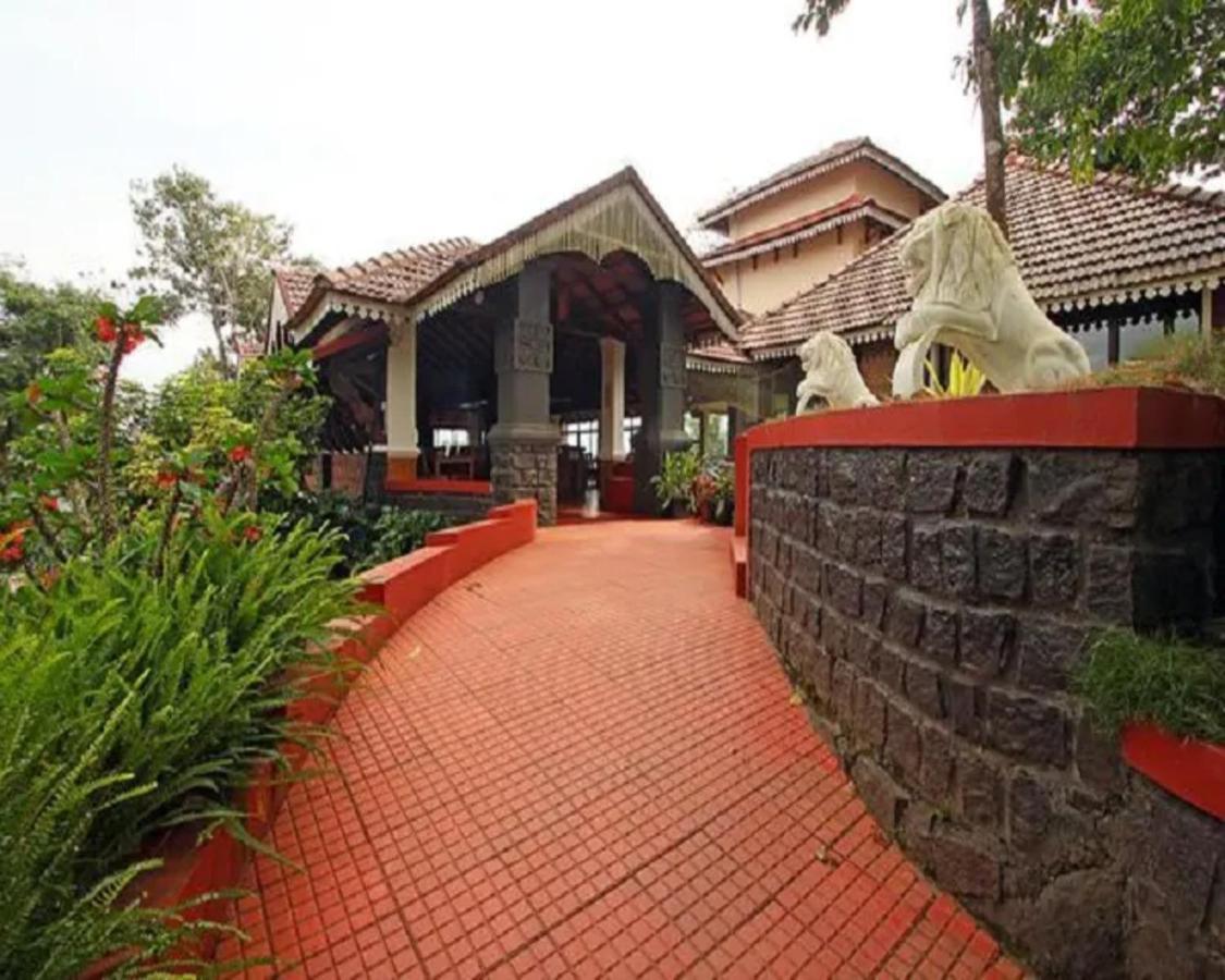 The Porcupine Castle Resort Madikeri Buitenkant foto